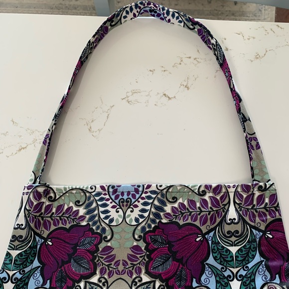 Adorable Floral Apron - Picture 9 of 10